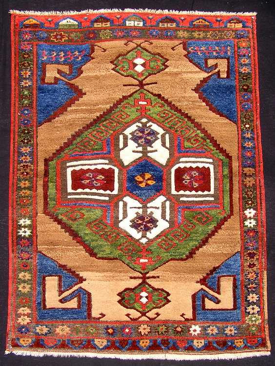 Turkish Rugs: Karapinar Rug Single medallion composition from Ed Krayer 