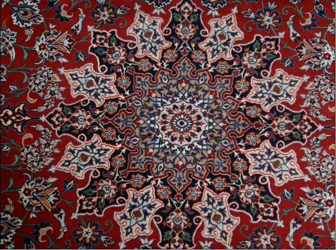 Isfahan Rugs Persian Rugs Details of the medallion of the carpet in Picture 10